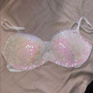 34 C Victoria’s Secret bra